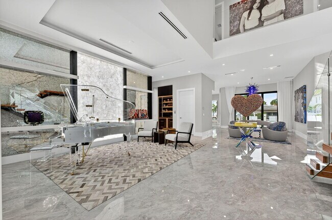 Building Photo - 785 NE 70th St