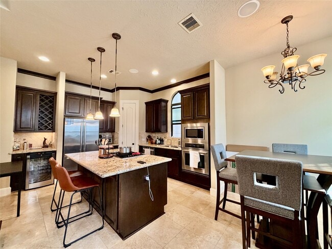 Building Photo - 508 Knox St