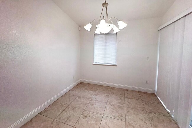 Building Photo - 2 WEEKS FREE RENT December Special Beautiful home in Turlock