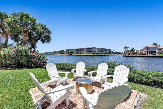 Building Photo - 1160 Hillsboro Mile