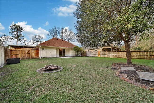 Building Photo - 720 Springwood Dr