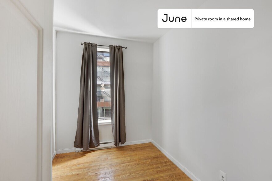 Primary Photo - Private bedroom in 3 bed/1 bath Home
