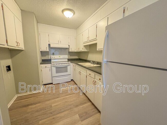 Building Photo - 2462 A Bragg Blvd