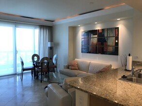 Building Photo - UNFURNISHED Turnberry Towers East-Phenomenal Upscale 1 Bdrm/1.5 Bath Condo on 17th Floor!