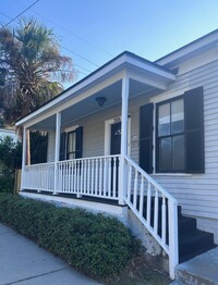 Building Photo - Newly renovated cottage