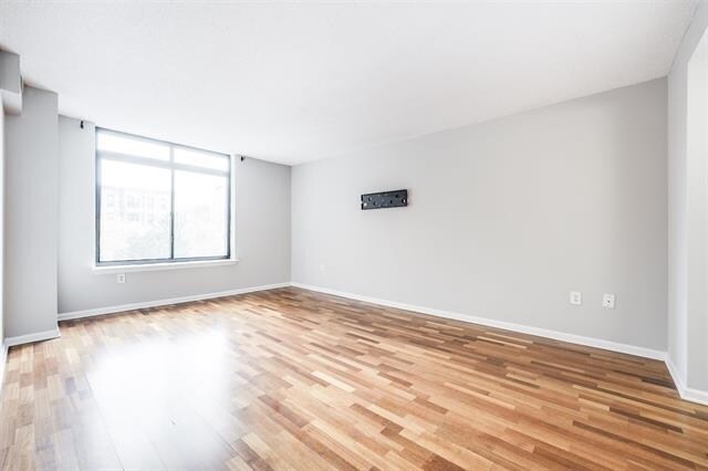 Building Photo - 700 1st St