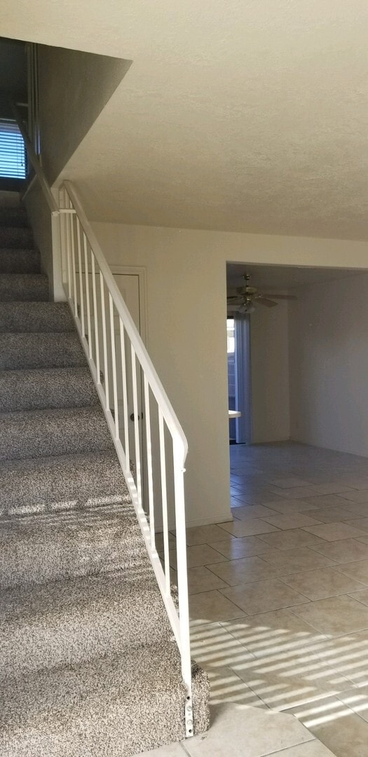 Building Photo - Downtown Town Home