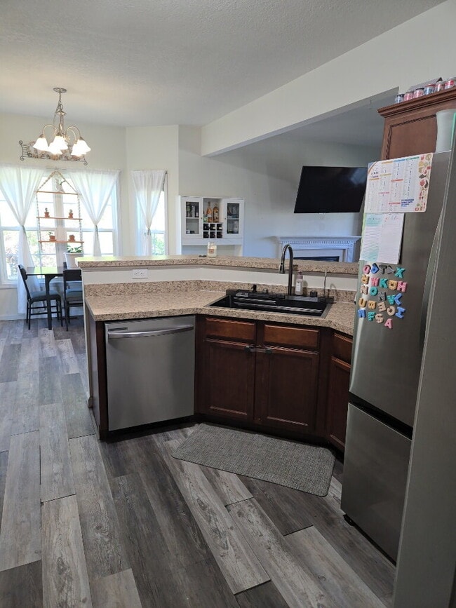 Building Photo - 213 Cottage Brook Ct