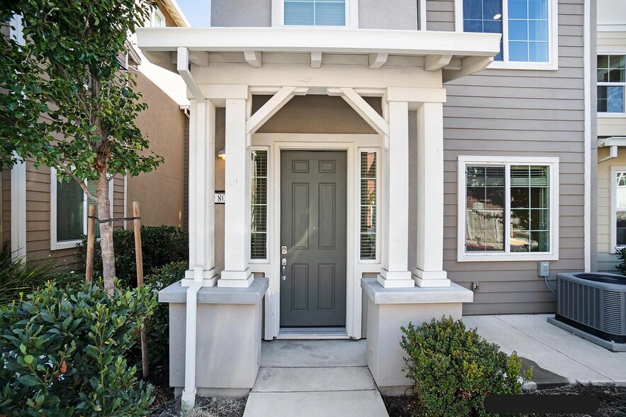 Building Photo - 801 Jetty Dr