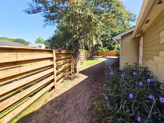 Building Photo - Prime Location! 4-Bedroom Home with Fenced Yard – Minutes from I-95 & Kings Bay