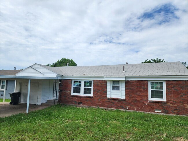 Building Photo - Move-In Ready in Midwest City!
