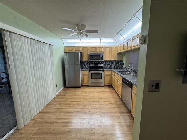 Building Photo - 705 Bough Ave