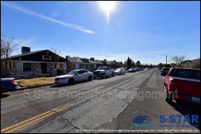Building Photo - 3519 Douglas Ave