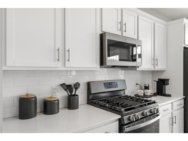 Building Photo - 174 Jean Avenue