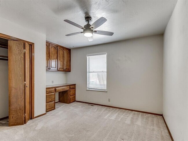 Building Photo - 12414 S Villa Ave