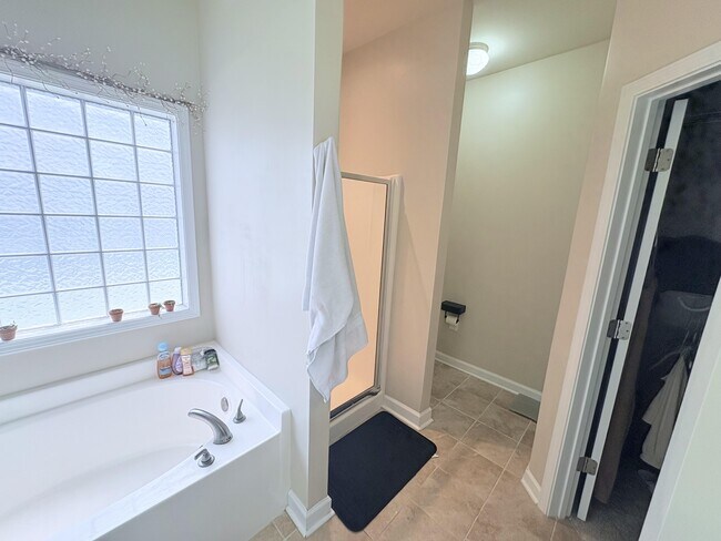 Building Photo - 174 Moonstone Ct