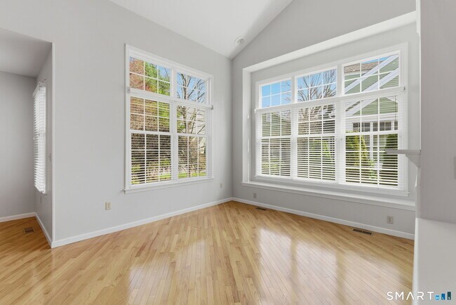 Building Photo - 5 Pierson Green