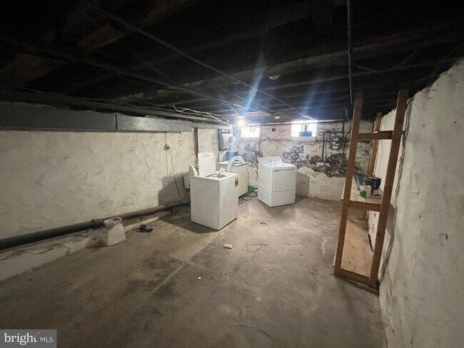 Building Photo - 3180 Tilton St