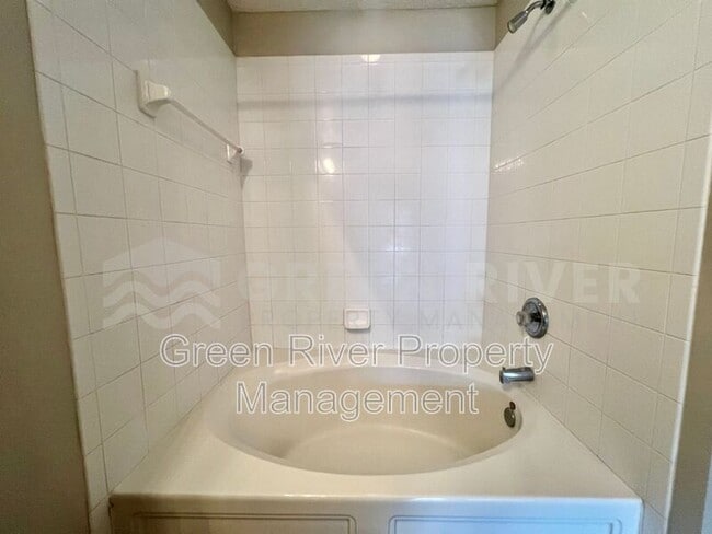 Building Photo - 5285 Brighton Park Ln