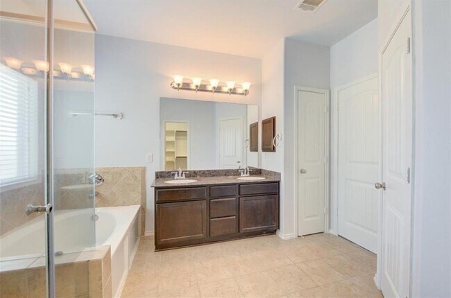 Building Photo - 18227 Amalfi Coast Dr