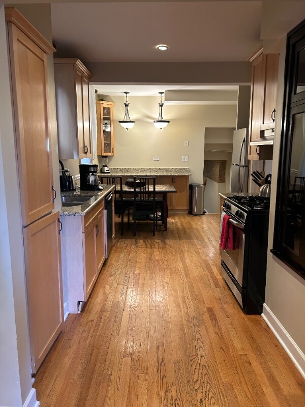 Building Photo - 403 W Eugenie St