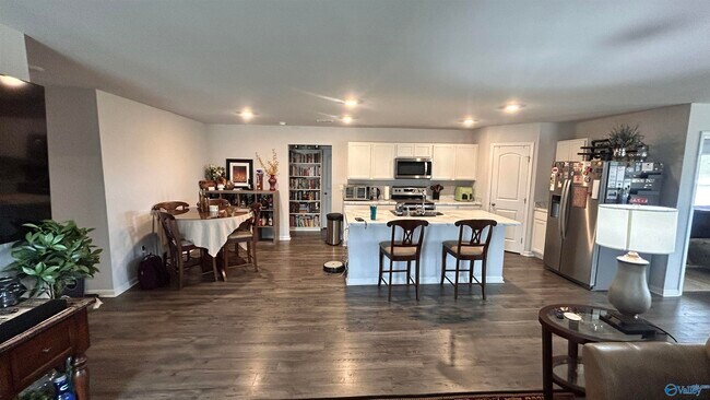 Building Photo - 174 Meadow Ridge Dr