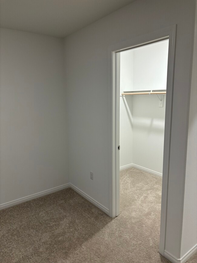 Building Photo - 1375 Yeager Ave