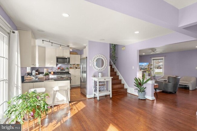 Building Photo - 1804 S Oakland St