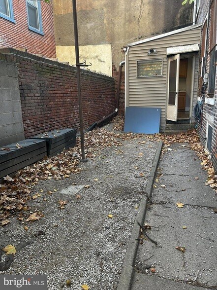 Building Photo - 333 Saunders Ave