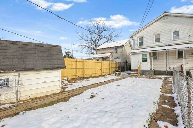 Building Photo - 783-785 S 18th St