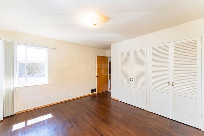 Building Photo - 1 El Caminito