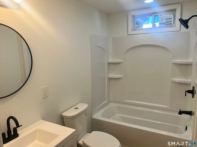 Building Photo - 95 Cedar St