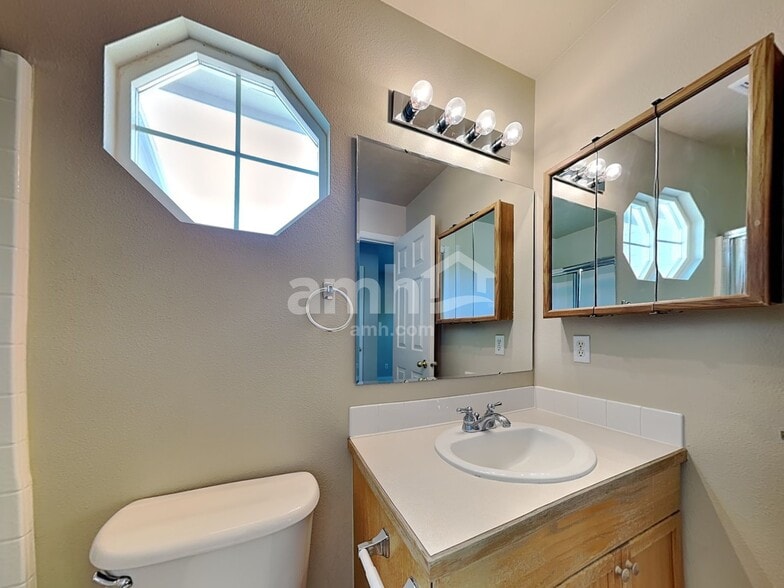 Building Photo - 584 N Nebula Ave