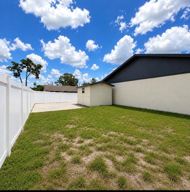Building Photo - 8541 Briar Grove Cir