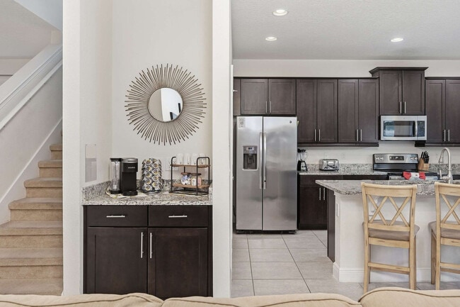 Building Photo - 300 Pendant Ct