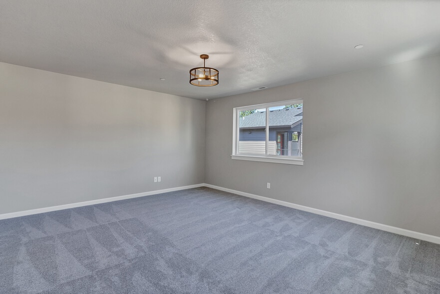 Bedroom (Master) - 2057 Audubon Ave SE