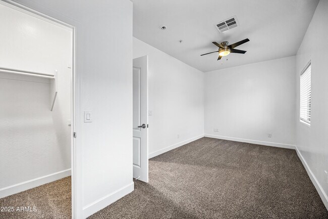 Building Photo - 4608 W Maryland Ave