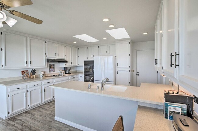 Building Photo - 408 Stuart Ave