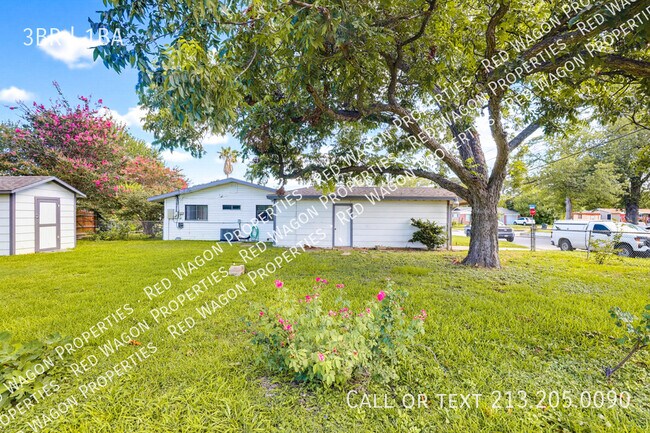 Building Photo - 271 Wayside Dr