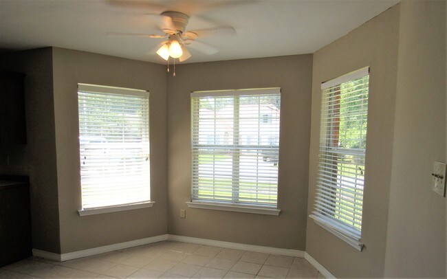 Dining room - 1700 Lake Mars Ave