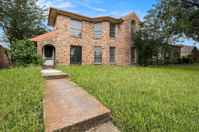 Primary Photo - Beuatiful Home in Dallas County