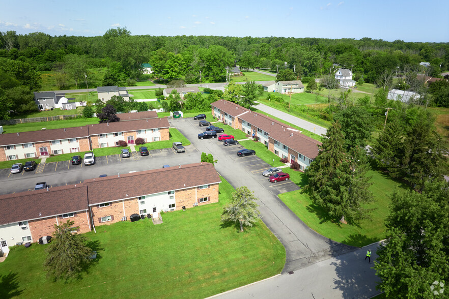 Primary Photo - Bradford Manor Apartments