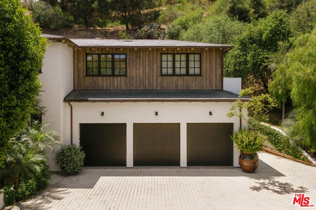 Building Photo - 1105 Rivas Canyon Rd