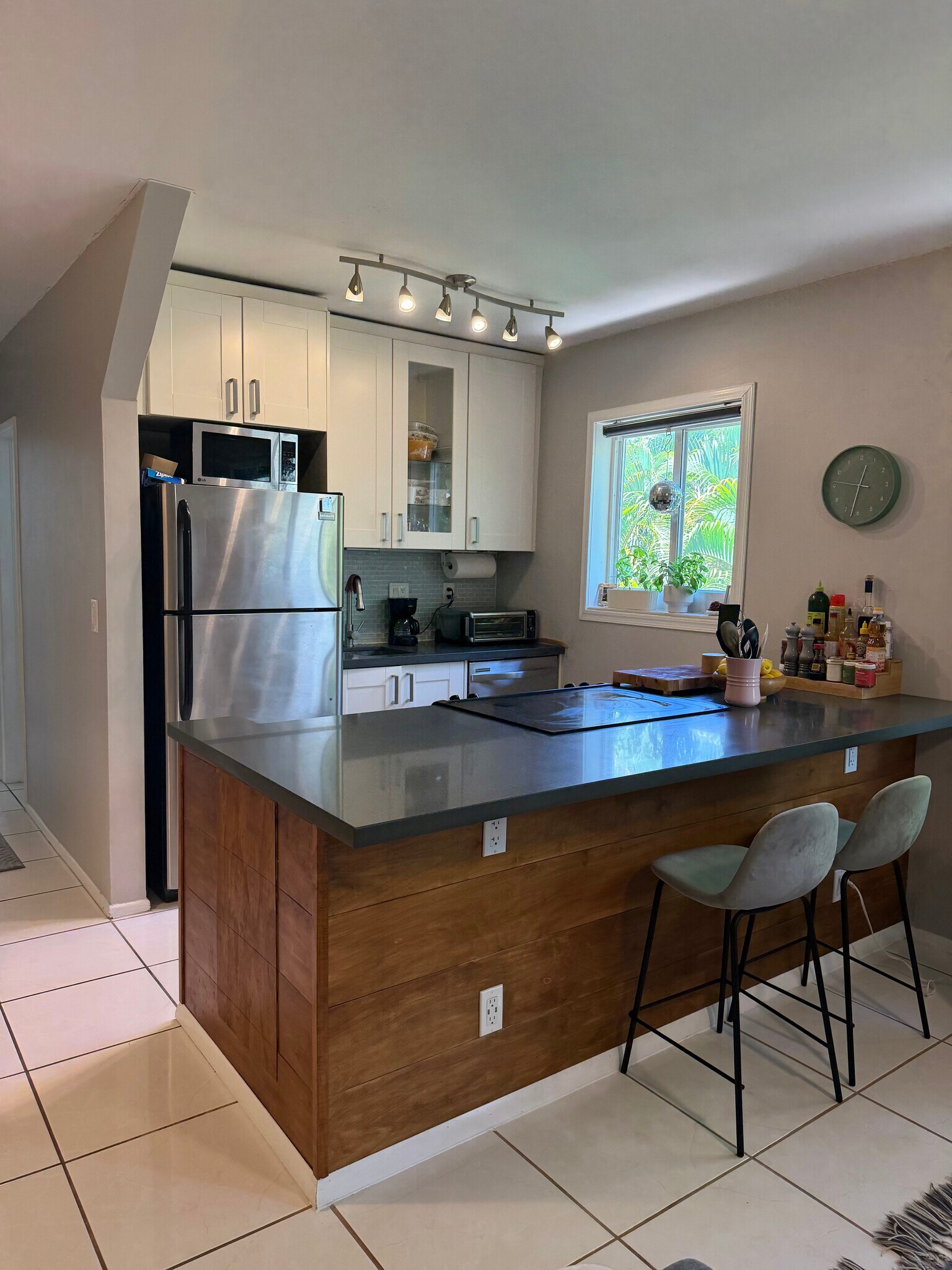 Building Photo - 624 Antioch Ave