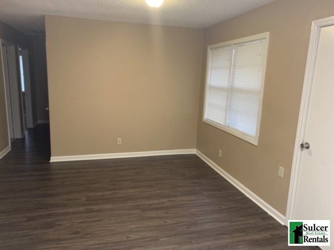 Building Photo - Renovated 3 Bedroom House. HUD Accepted