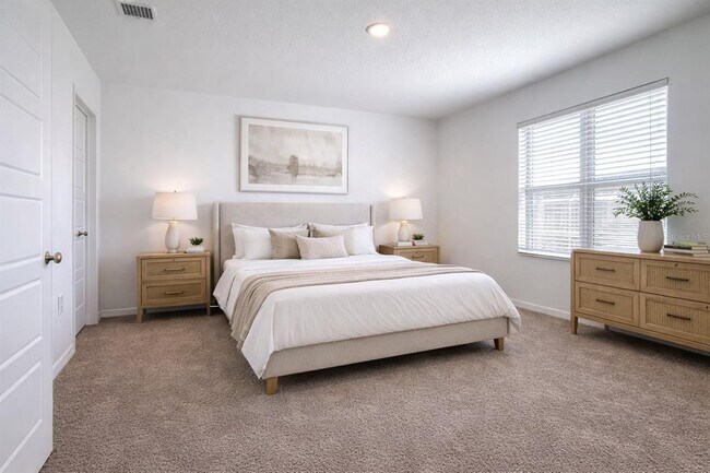 Building Photo - 2649 Olympic Ct