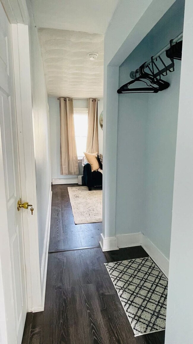 Building Photo - 25 Andem St