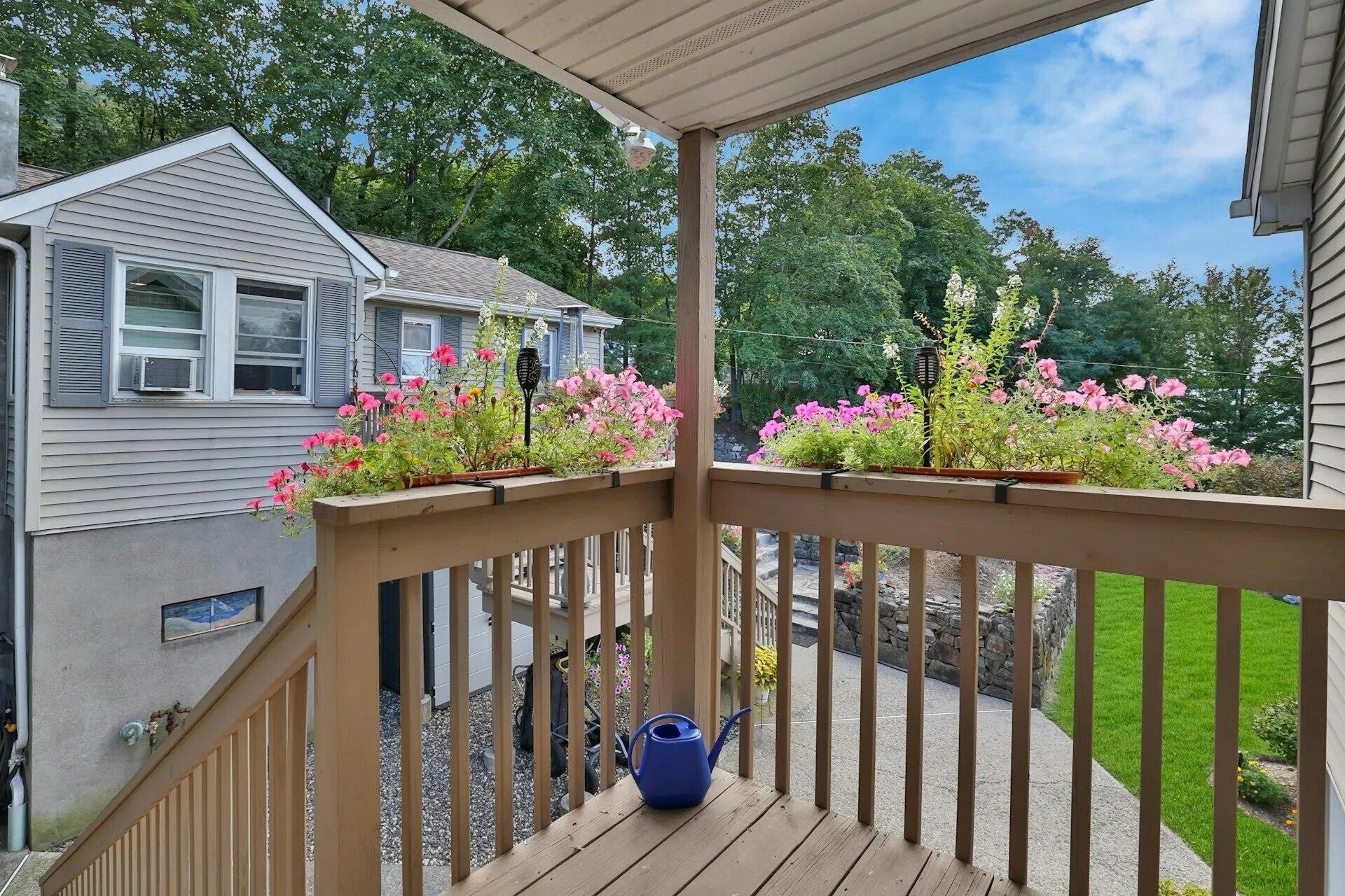 Building Photo - 19 Conger Ave