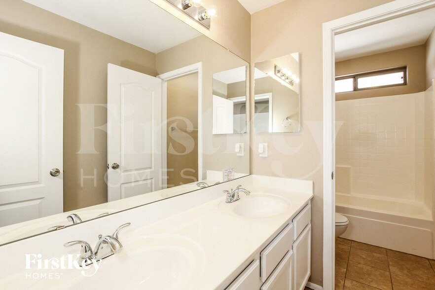 Building Photo - 16621 N 171st Dr