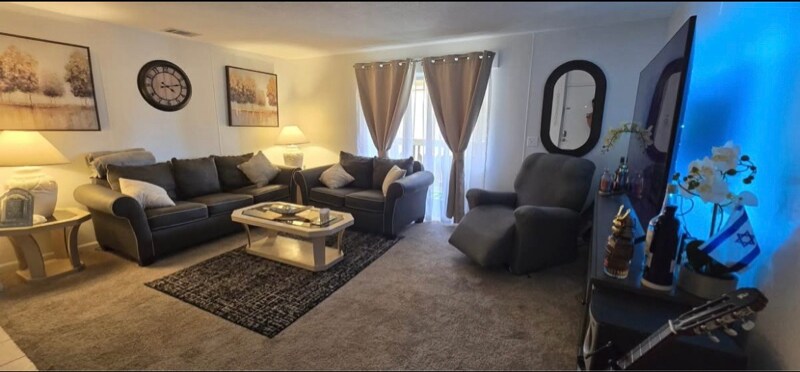 Building Photo - 294 Berkshire Ln